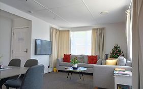 Comfy & Sunny Home In Wellington
